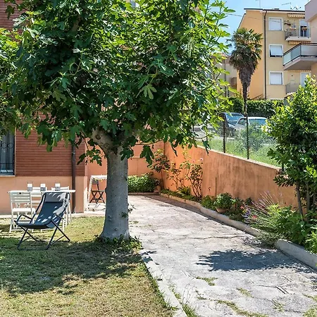 S177 - Sirolo, Trilocale In Centro Con Giardino Apartment