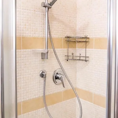 Apartment S177 - Sirolo, Trilocale In Centro Con Giardino